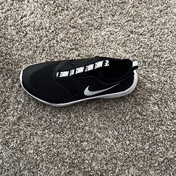 Nike female running shoes - Picture 5 of 5